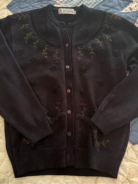 Vintage Black Floral Embroidered Women's Sweater
